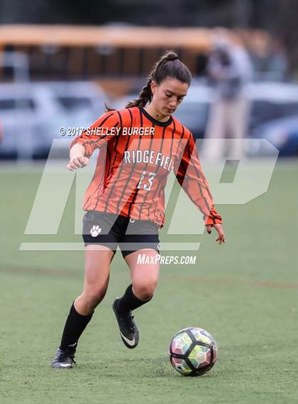 Thumbnail 2 in Staples vs. Ridgefield (FCIAC Semifinal) photogallery.