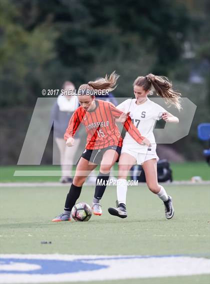 Thumbnail 3 in Staples vs. Ridgefield (FCIAC Semifinal) photogallery.