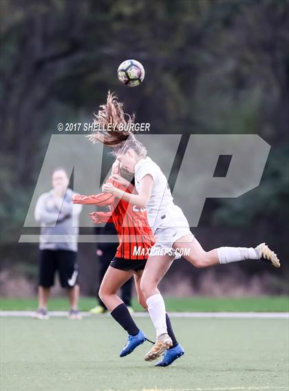 Thumbnail 3 in Staples vs. Ridgefield (FCIAC Semifinal) photogallery.