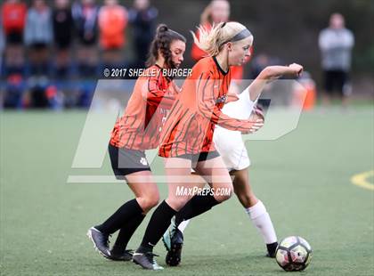 Thumbnail 3 in Staples vs. Ridgefield (FCIAC Semifinal) photogallery.