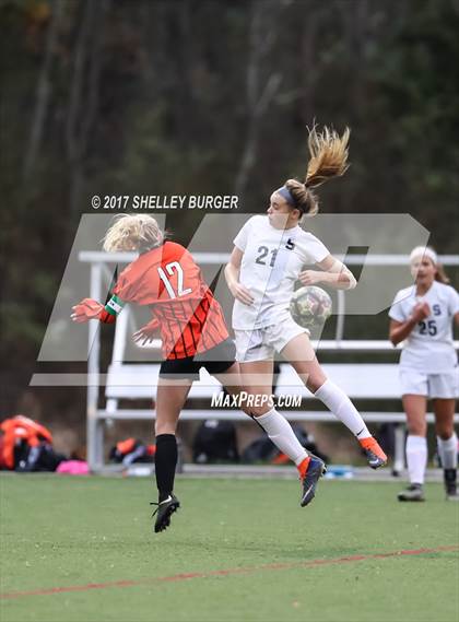 Thumbnail 2 in Staples vs. Ridgefield (FCIAC Semifinal) photogallery.