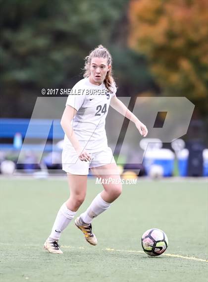 Thumbnail 2 in Staples vs. Ridgefield (FCIAC Semifinal) photogallery.