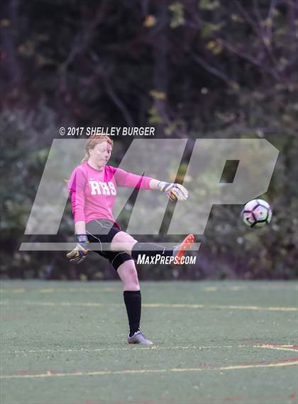 Thumbnail 1 in Staples vs. Ridgefield (FCIAC Semifinal) photogallery.