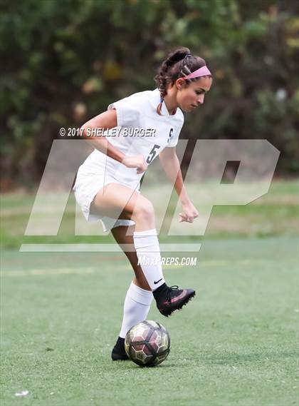 Thumbnail 3 in Staples vs. Ridgefield (FCIAC Semifinal) photogallery.