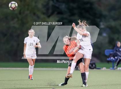 Thumbnail 3 in Staples vs. Ridgefield (FCIAC Semifinal) photogallery.