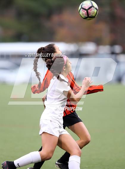 Thumbnail 2 in Staples vs. Ridgefield (FCIAC Semifinal) photogallery.