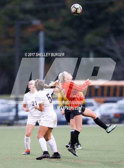 Thumbnail 2 in Staples vs. Ridgefield (FCIAC Semifinal) photogallery.