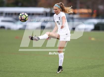 Thumbnail 1 in Staples vs. Ridgefield (FCIAC Semifinal) photogallery.