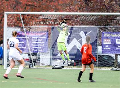 Thumbnail 3 in Staples vs. Ridgefield (FCIAC Semifinal) photogallery.