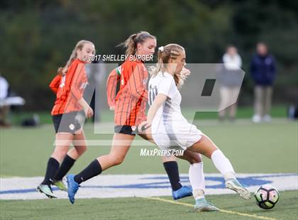 Thumbnail 3 in Staples vs. Ridgefield (FCIAC Semifinal) photogallery.