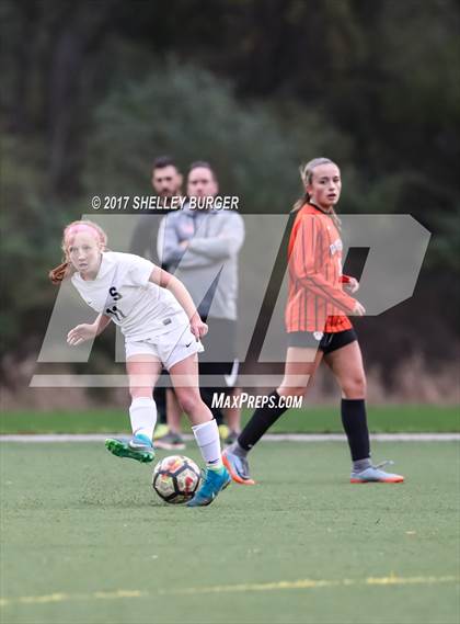 Thumbnail 3 in Staples vs. Ridgefield (FCIAC Semifinal) photogallery.