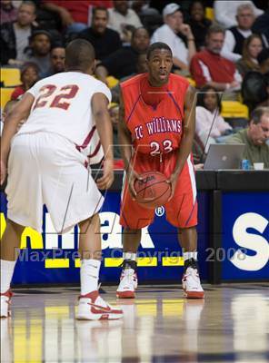 Thumbnail 2 in Petersburg vs. T.C. Williams (VHSL AAA Semifinal) photogallery.