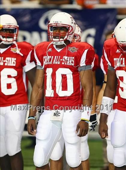 Thumbnail 3 in 2010 THSCA All-Star Football Classic (North vs. South) photogallery.