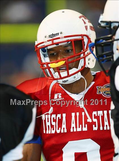 Thumbnail 2 in 2010 THSCA All-Star Football Classic (North vs. South) photogallery.