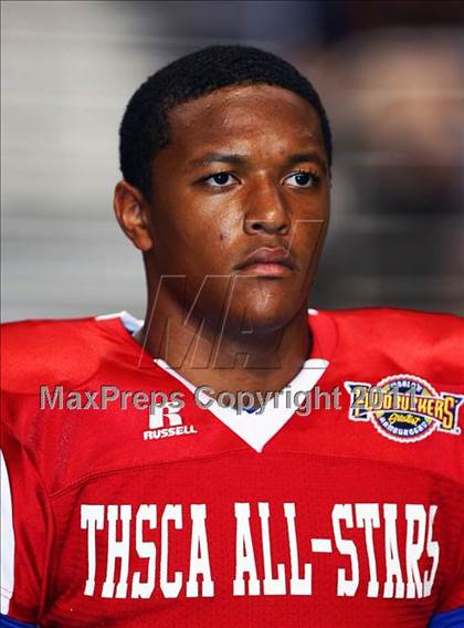 Thumbnail 3 in 2010 THSCA All-Star Football Classic (North vs. South) photogallery.