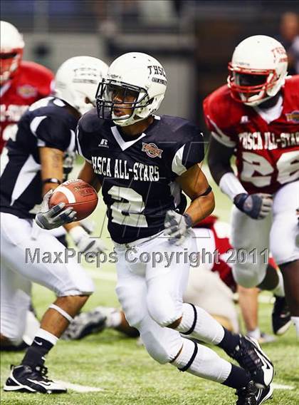 Thumbnail 1 in 2010 THSCA All-Star Football Classic (North vs. South) photogallery.