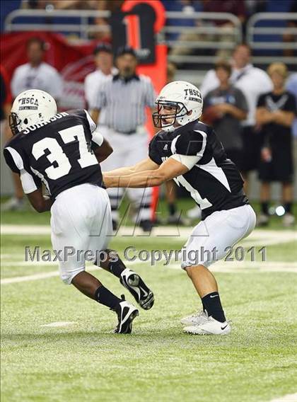 Thumbnail 3 in 2010 THSCA All-Star Football Classic (North vs. South) photogallery.