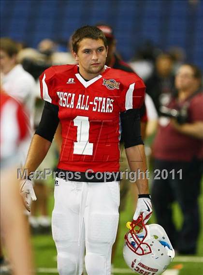 Thumbnail 3 in 2010 THSCA All-Star Football Classic (North vs. South) photogallery.