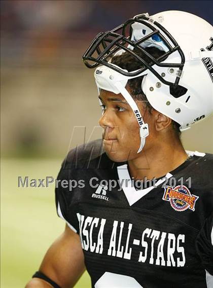 Thumbnail 2 in 2010 THSCA All-Star Football Classic (North vs. South) photogallery.