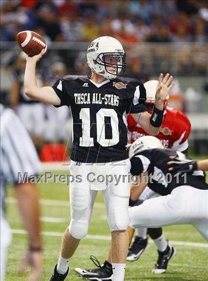 Thumbnail 2 in 2010 THSCA All-Star Football Classic (North vs. South) photogallery.