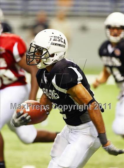 Thumbnail 2 in 2010 THSCA All-Star Football Classic (North vs. South) photogallery.