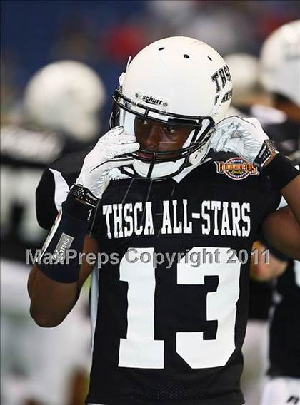 Thumbnail 3 in 2010 THSCA All-Star Football Classic (North vs. South) photogallery.
