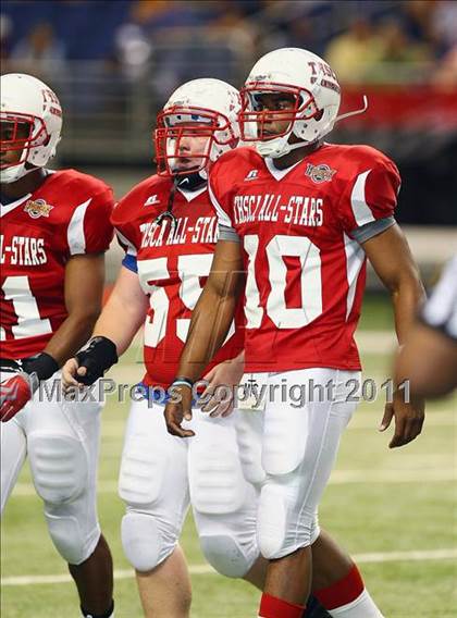 Thumbnail 3 in 2010 THSCA All-Star Football Classic (North vs. South) photogallery.