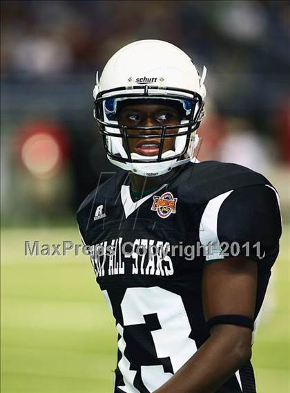 Thumbnail 3 in 2010 THSCA All-Star Football Classic (North vs. South) photogallery.