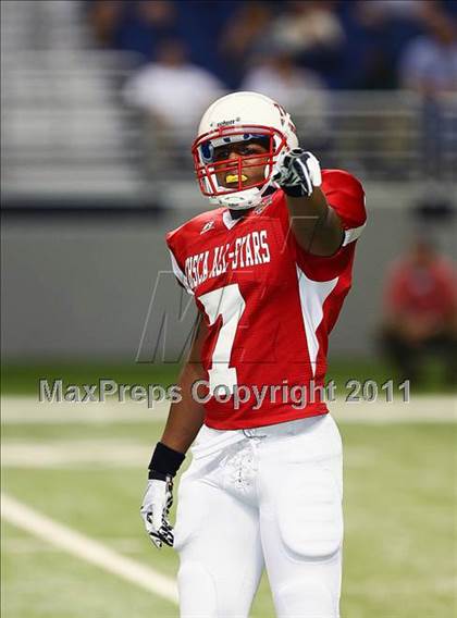 Thumbnail 3 in 2010 THSCA All-Star Football Classic (North vs. South) photogallery.