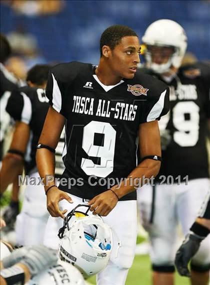 Thumbnail 3 in 2010 THSCA All-Star Football Classic (North vs. South) photogallery.