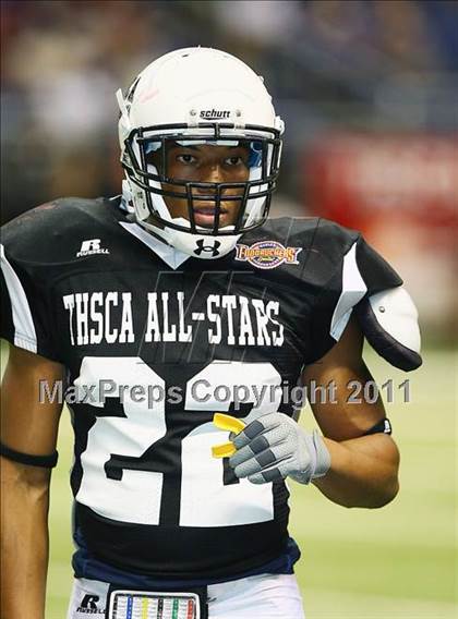 Thumbnail 2 in 2010 THSCA All-Star Football Classic (North vs. South) photogallery.