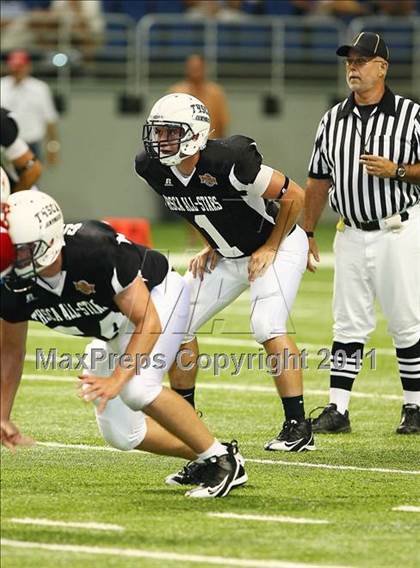 Thumbnail 2 in 2010 THSCA All-Star Football Classic (North vs. South) photogallery.