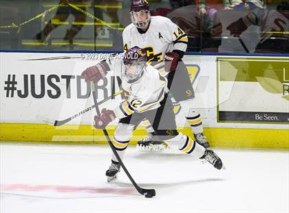 Thumbnail 3 in Cape Elizabeth vs. Messalonskee (MPA Class B State Final) photogallery.
