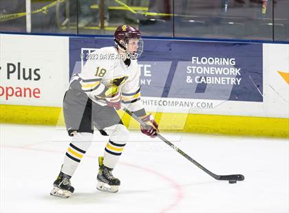 Thumbnail 1 in Cape Elizabeth vs. Messalonskee (MPA Class B State Final) photogallery.