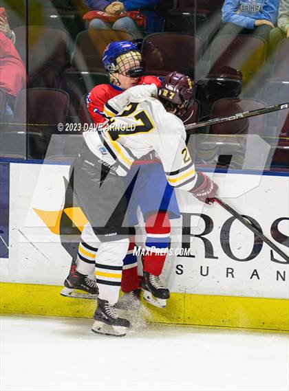 Thumbnail 2 in Cape Elizabeth vs. Messalonskee (MPA Class B State Final) photogallery.