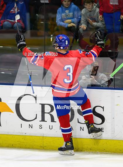 Thumbnail 3 in Cape Elizabeth vs. Messalonskee (MPA Class B State Final) photogallery.