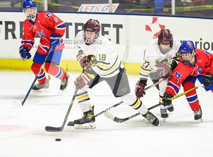 Thumbnail 2 in Cape Elizabeth vs. Messalonskee (MPA Class B State Final) photogallery.