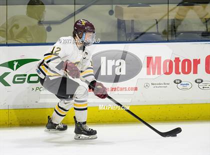 Thumbnail 1 in Cape Elizabeth vs. Messalonskee (MPA Class B State Final) photogallery.