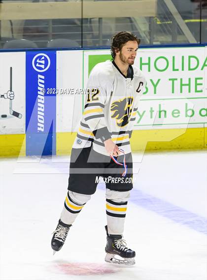 Thumbnail 1 in Cape Elizabeth vs. Messalonskee (MPA Class B State Final) photogallery.