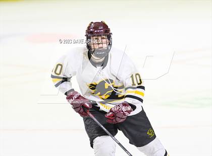 Thumbnail 3 in Cape Elizabeth vs. Messalonskee (MPA Class B State Final) photogallery.