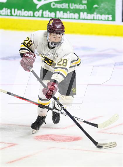 Thumbnail 3 in Cape Elizabeth vs. Messalonskee (MPA Class B State Final) photogallery.