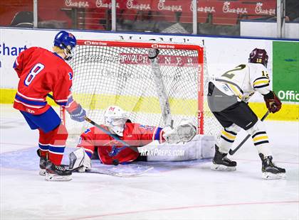 Thumbnail 3 in Cape Elizabeth vs. Messalonskee (MPA Class B State Final) photogallery.