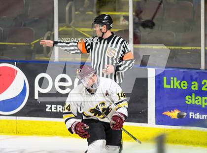 Thumbnail 2 in Cape Elizabeth vs. Messalonskee (MPA Class B State Final) photogallery.