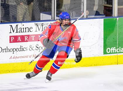Thumbnail 1 in Cape Elizabeth vs. Messalonskee (MPA Class B State Final) photogallery.
