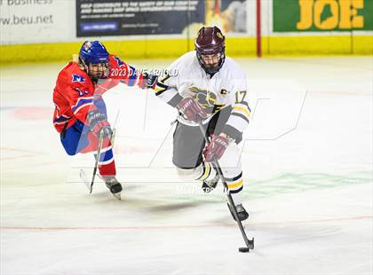 Thumbnail 1 in Cape Elizabeth vs. Messalonskee (MPA Class B State Final) photogallery.