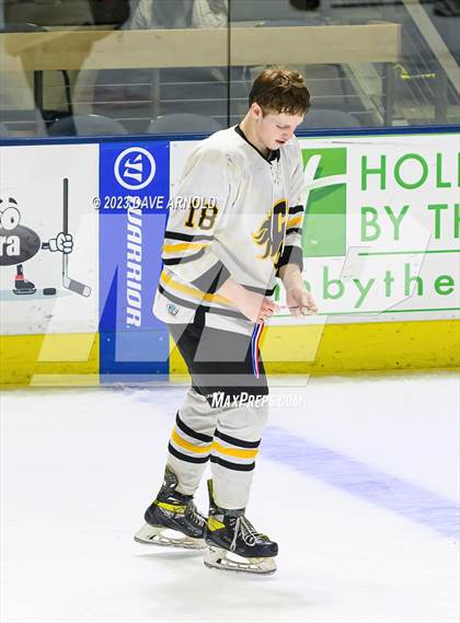 Thumbnail 3 in Cape Elizabeth vs. Messalonskee (MPA Class B State Final) photogallery.