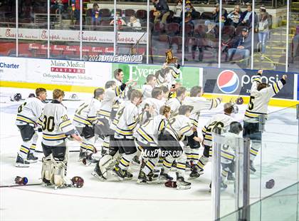 Thumbnail 3 in Cape Elizabeth vs. Messalonskee (MPA Class B State Final) photogallery.