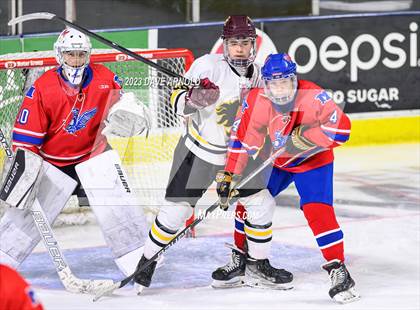 Thumbnail 2 in Cape Elizabeth vs. Messalonskee (MPA Class B State Final) photogallery.