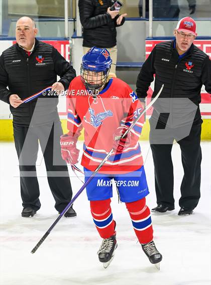 Thumbnail 3 in Cape Elizabeth vs. Messalonskee (MPA Class B State Final) photogallery.
