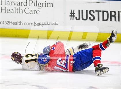 Thumbnail 2 in Cape Elizabeth vs. Messalonskee (MPA Class B State Final) photogallery.